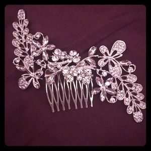 Bridal hair accessory